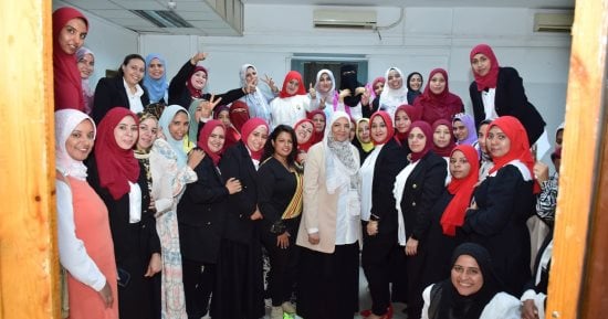 "تضامن سوهاج" تكرم 47 رائدة اجتماعية وتمنحهن شهادات تقدير