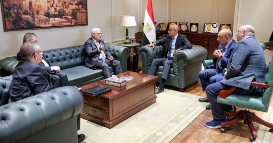 وزير التعليم يبحث مع رئيس التأمين الاجتماعى سبل تحقيق أقصى استفادة