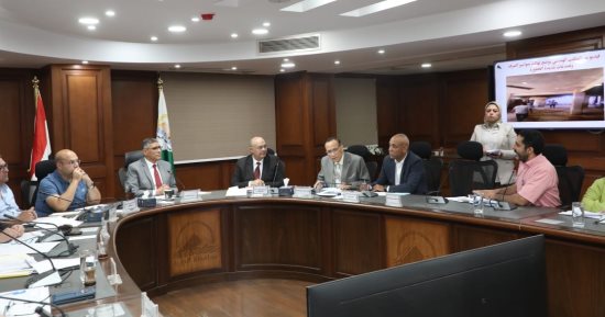 محافظ الجيزة يعقد اللقاء الأسبوعى مع المواطنين ويكلف بتيسير إجراءات التصالح