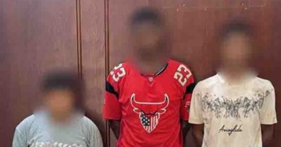 القبض على 3 عاطلين لاتهامهم بسرقة طالب فى الجيزة