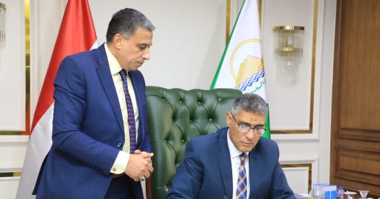 محافظ الجيزة يخفض تنسيق القبول بالثانوى العام 5 درجات ليصبح 220 درجة