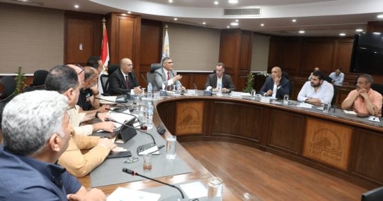 محافظ الجيزة يشدد على منع أى محاولة للتعدى على الأراضى