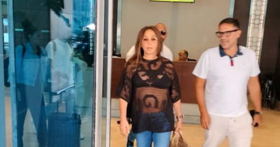 إليسا تصل مصر لإحياء حفل غنائي بالساحل الشمالي الجمعة المقبل