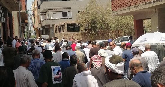 تشييع جثمان والدة نائب رئيس النيابة الإدارية بمسقط رأسه بالدقهلية.. فيديو