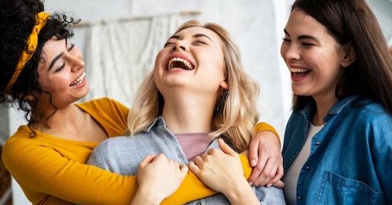 يوم إلقاء النكت.. 5 أبراج دمها خفيف وفرفوشة دايما