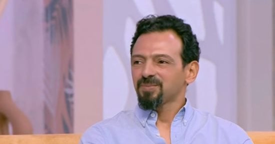 انتهاء صلاة الجنازة على الراحل تيمور تيمور وتشييع جثمانه بحضور نجوم الفن