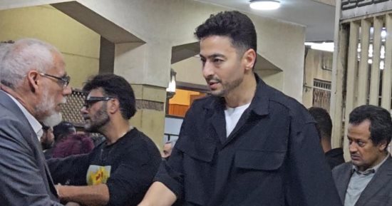 حمادة هلال ومحمد لطفى وأنوشكا فى عزاء تيمور تيمور