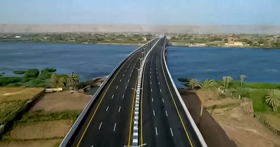 شرايين التنمية تمتد فى سوهاج.. من ممرات ترابية إلى طرق تربط الحاضر بالمستقبل