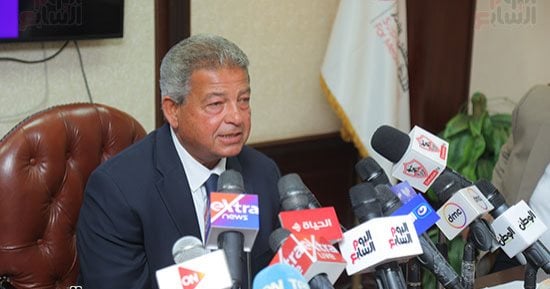 الأعلى للإعلام يعتمد قرارات إيقاف المخالفين بقناة الشمس ومنعهم من الظهور.. ويؤكد أهمية الالتزام بالأكواد الإعلامية والعمل على التصحيح الذاتى. ونقابة المحامين ترحب بحذف "حلقة محامية سوهاج" وإنذار مقدمة البرنامج