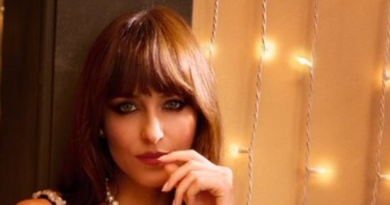 داكوتا جونسون.. كيف جمعت نجمة Fifty Shades of Grey ثروتها بعيدا عن التمثيل؟