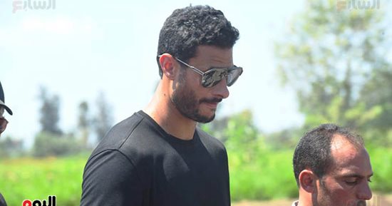 نجوم كرة القدم يشيعون جنازة والد محمد الشناوي