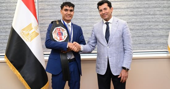 وزير الرياضة يلتقى بطل الكيك بوكس محمد راتب بعد اختياره تمثيل منتخب مصر