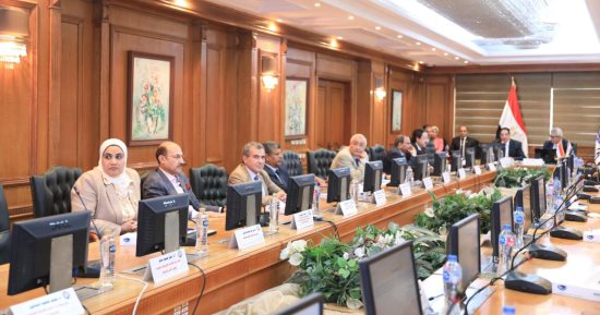المجلس الأعلى لشئون خدمة المجتمع وتنمية البيئة يعقد اجتماعه الدورى