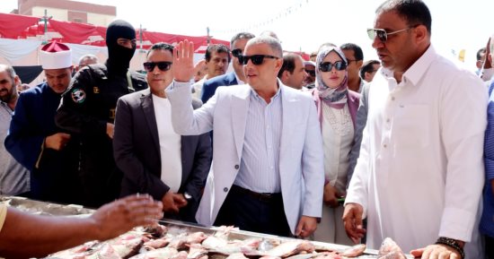 إقبال على مبادرة "أسماك البلد لأهل البلد" فى أبو صوير بالإسماعيلية.. فيديو