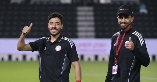 أكرم توفيق احتياطيا فى مباراة الشمال ضد الريان