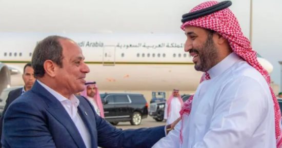 زيارة الرئيس السيسى للسعودية فى عيون إعلام المملكة.. حفاوة الاستقبال والود بين قيادات الدولتين فى الصدارة.. رهان على تنسيق عالى المستوى لحل أزمة غزة ووأد مخططات الاحتلال.. الرياض: العلاقات الثنائية محور التوازن