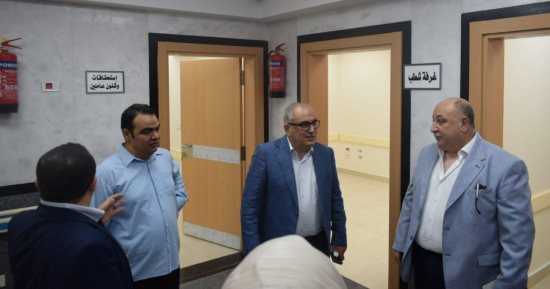 رئيس هيئة التأمين الصحى يتفقد مستشفى النصر بحلوان لمتابعة جودة الخدمات