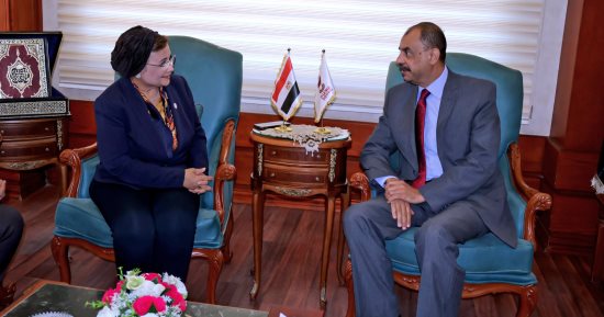 محافظ سوهاج يستقبل نائب وزير الصحة لبحث عدد من الملفات الصحية
