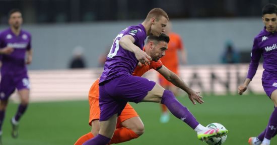 الهلال يقدم عرضًا بـ35 مليون يورو لضم كوموزو مدافع فيورنتينا الإيطالي