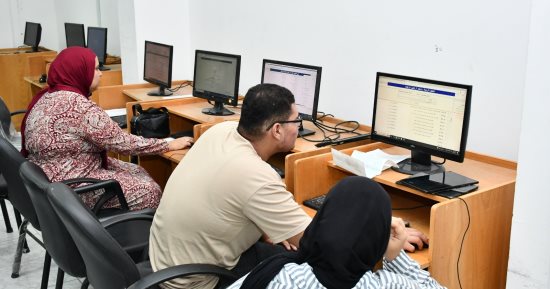 89 طالبا يسجلون رغباتهم فى اليوم الأول لتنسيق المرحلة الثالثة بجامعة قناة السويس