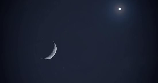 ربع القمر فقط فى السماء.. اعرف موعد اختفائه تماما وتفاصيل الكسوف الحلقى