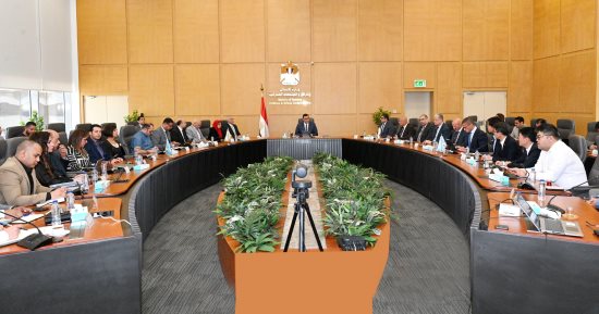 وزير الإسكان يتابع موقف تنفيذ منطقة الأعمال المركزية بالعاصمة الإدارية الجديدة