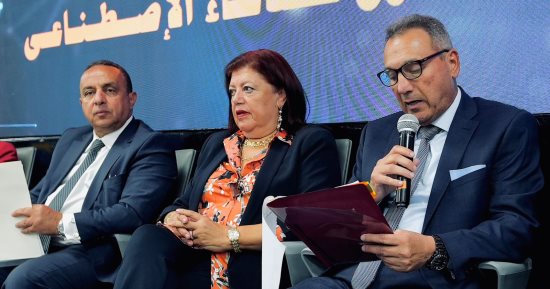 محمد الإتربى يرأس جلسة المنتدى العربي للذكاء الاصطناعي 2025