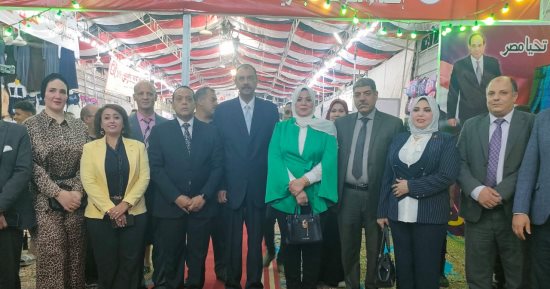  محافظ سوهاج يفتتح معرض أهلا مدارس