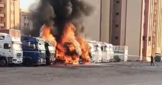 السيطرة على حريق 4 سيارات بجراج خلف مستشفى القرين بالشرقية