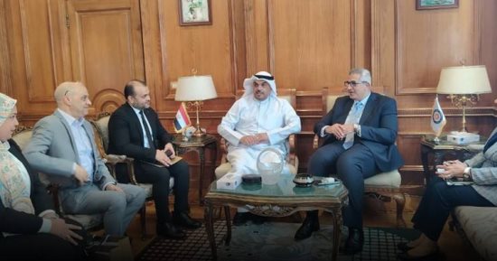 أمين الأعلى للجامعات يبحث تعزيز التعاون مع رئيس المكتب الثقافى الكويتى بالقاهرة