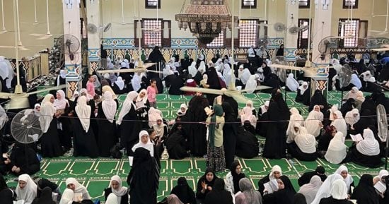 أعداد كبيرة تشارك فى يوم السرد القرآنى بجلسة واحدة فى الدقهلية.. فيديو وصور