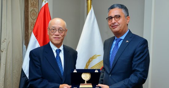 وزير التموين يبحث مع السفير الياباني بالقاهرة سبل الاستثمار في الصناعات الغذائية
