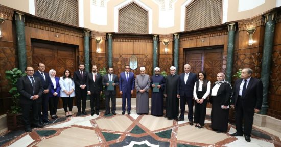 شيخ الأزهر ووزير الصحة يشهدان توقيع بروتوكول تعاون بين الأزهر الشريف والوزارة