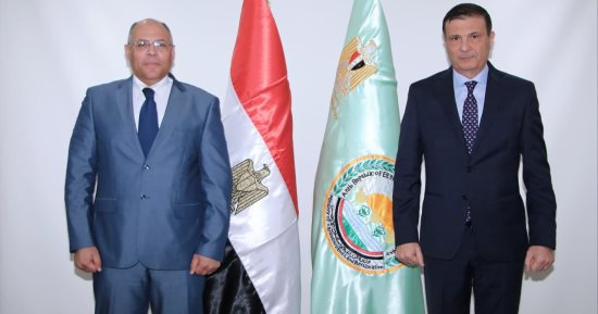 وزير الزراعة يبحث مع سفير مصر الجديد لدى الكويت تعزيز التعاون الزراعي