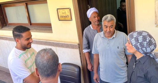رئيس جامعة الأقصر تتفقد أعمال تقديمات الطلاب بالجامعة الأهلية