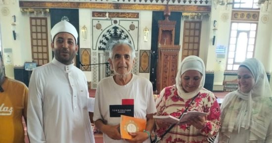 فى يوم ميلاده الـ65.. أرجنتيني يشهر إسلامه بمسجد الميناء الكبير بالغردقة