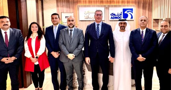 وزير البترول يتفقد مقر شركة إنبي في أبوظبي
