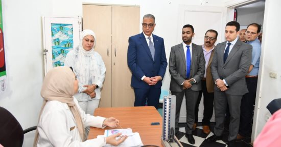 جهود مكثفة من محافظة الفيوم لدعم الأسر الأولى بالرعاية والمرضى.. مبادرة لبيع اللحوم بأسعار مخفضة.. توفير الرعاية الصحية على نفقة الدولة.. والمحافظ يوجه بتنفيذ تدخلات الحماية الاجتماعية للفئات الأكثر احتياجاً