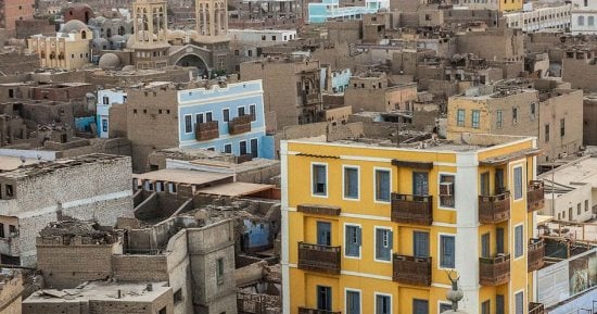مصر تحصد جائزة الأغاخان العالمية للعمارة بمشروع إعادة إحياء إسنا التاريخية