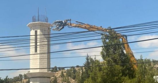 اعتداء سافر على المقدسات.. الاحتلال الإسرائيلى يهدم مئذنة مسجد جنوب الخليل