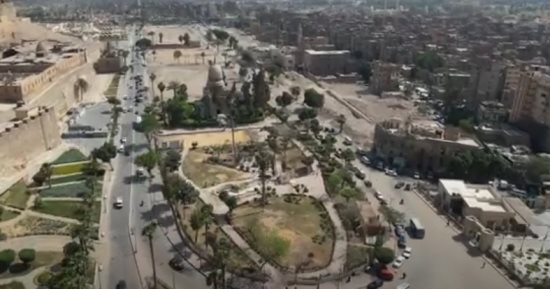 الجمهورية الجديدة.. ميدان السيدة عائشة نقطة مضيئة جديدة فى قلب العاصمة.. الميدان يتحول إلى مزار سياحى بعد التطوير.. وإنشاء إقامات فندقية بجوار القلعة وتحويل مسار صلاح سالم وإزالة الكوبرى لتخفيف الزحام.. صور