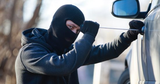 لص يرفع دعوى قضائية على شخص بعد فشله فى سرقة سيارته بكندا