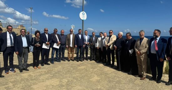 وزيرا الزراعة والشئون النيابية يبدآن فعاليات زيارة منشآت زراعية بإيطاليا