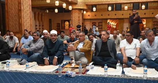 محافظ جنوب سيناء يشهد احتفال وزارة الأوقاف بالمولد النبوي الشريف 