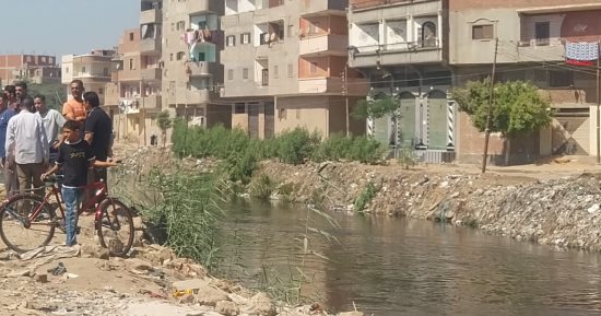 تفاصيل غرق 5 شباب ونجاة آخر فى حادث انقلاب سيارة بمصرف بلبيس.. فيديو