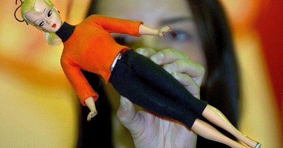 4 براندات مقلدة حققت شهرة أكثر من الأصلية.. باربى كان أصلها دمية ألمانية