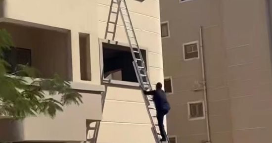 الأمن ينقذ قطة محتجزة بأحد العقارات فى المنيا 