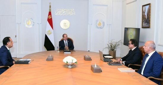 الرئيس السيسى يستعرض القضاء على قوائم الانتظار والعلاج على نفقة الدولة وتوفير العلاج للحالات الحرجة
