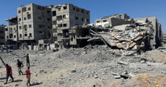 رئيس بلدية خان يونس: الأمطار دمرت 30 ألف خيمة بغزة ونقص حاد في المستلزمات الطبية