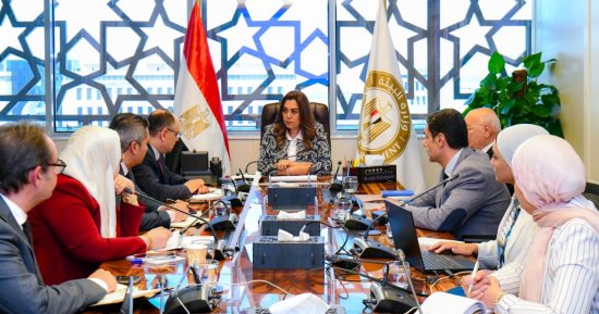 منال عوض تطلع على خطط عمل وزارة البيئة مع مركز سيدارى والهيئة الإقليمية "برسيجا"